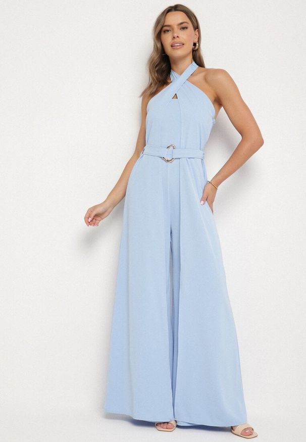 Born2be - Niebieski Koktajlowy Kombinezon Wiązany na Szyję z Paskiem Melafela. Okazja: na imprezę. Kolor: niebieski. Materiał: materiał. Styl: wizytowy