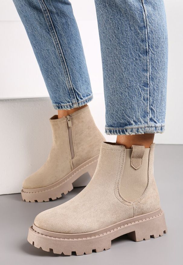 Renee - Beżowe Botki Sztyblety na Grubej Podeszwie Liraelia. Kolor: beżowy. Materiał: jeans. Sezon: jesień, zima. Obcas: na obcasie. Styl: elegancki, klasyczny. Wysokość obcasa: średni
