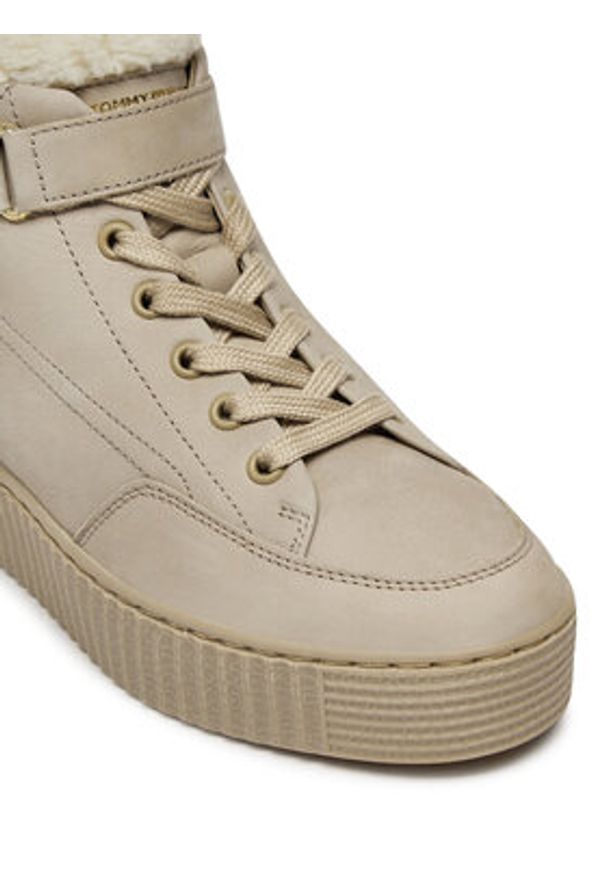 TOMMY HILFIGER - Tommy Hilfiger Sneakersy Faux Fur Nubuck Low Lace-Up FW0FW08172 Beżowy. Kolor: beżowy. Materiał: skóra, nubuk