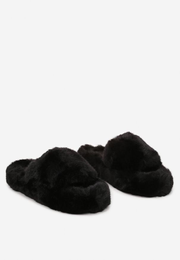Born2be - Czarne Kapcie na Płaskiej Podeszwie z Futerkiem Neriassa. Okazja: do domu. Kolor: czarny. Materiał: futro. Obcas: na płaskiej podeszwie