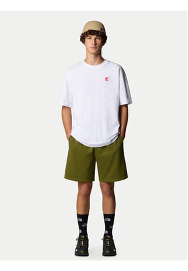 The North Face Szorty sportowe Easy NF0A8C2S Zielony Regular Fit. Kolor: zielony. Materiał: bawełna. Styl: sportowy