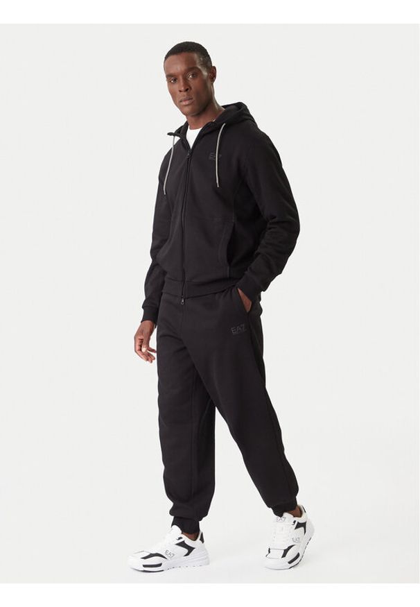 EA7 Emporio Armani Dres 7M000243 AF10377 UC001 Czarny Regular Fit. Kolor: czarny. Materiał: bawełna