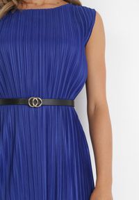 Born2be - Granatowa Plisowana Sukienka Midi z Paskiem z Imitacji Skóry Sharia. Kolor: niebieski. Materiał: skóra. Długość rękawa: bez rękawów. Styl: elegancki. Długość: midi #5