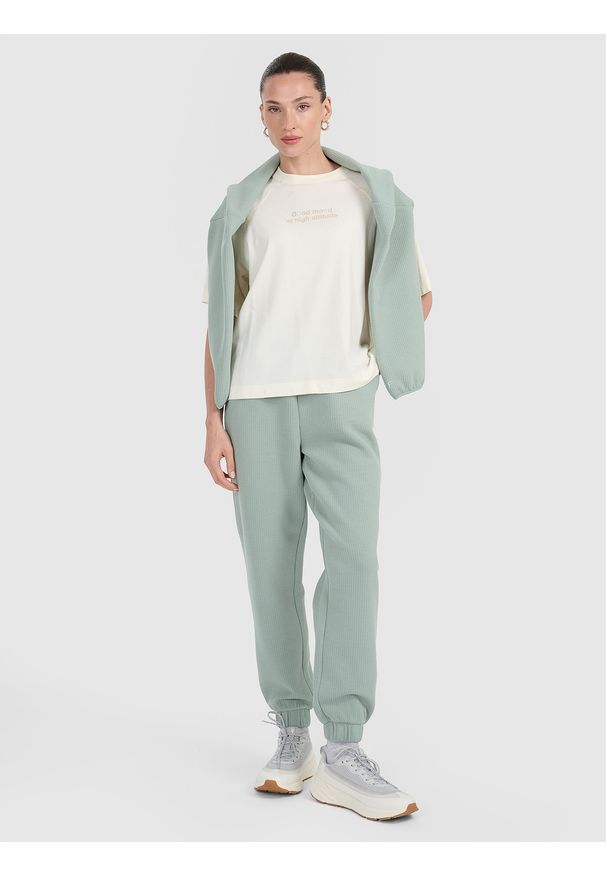 4f - 4F T-shirt oversize z nadrukiem damski - biały XL. Okazja: na co dzień. Kolor: biały. Materiał: tkanina, bawełna. Wzór: nadruk. Styl: casual