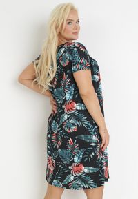 Born2be - Czarna Trapezowa Sukienka Midi z Krótkimi Rękawami w Kwiaty Alyana. Kolor: czarny. Długość rękawa: krótki rękaw. Wzór: kwiaty. Typ sukienki: trapezowe. Długość: midi #4