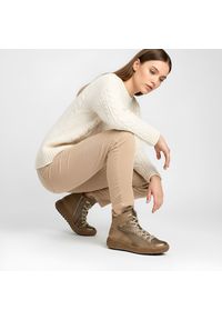 Brązowe Trzewiki Rieker Ocieplane Buty Damskie. Okazja: na co dzień. Zapięcie: sznurówki. Kolor: brązowy. Materiał: skóra. Szerokość cholewki: normalna. Sezon: zima, jesień. Styl: elegancki, casual #5