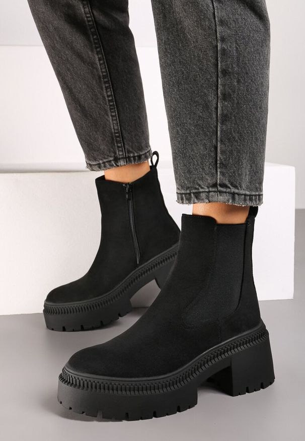 Born2be - Czarne Botki na Platformie i Obcasie Sztyblety w Stylu Grunge z Elastyczną Wstawką Lerisela. Kolor: czarny. Materiał: jeans. Wzór: grochy. Obcas: na obcasie. Styl: rockowy, elegancki. Wysokość obcasa: średni