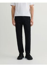 Reserved - Spodnie chino slim fit - czarny. Kolor: czarny. Materiał: bawełna, tkanina #1