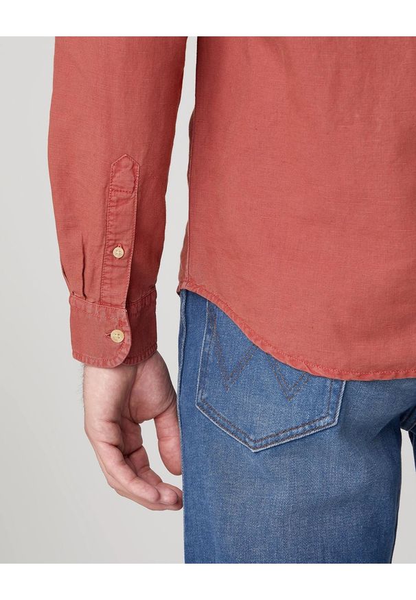 Wrangler - KOSZULA MĘSKA WRANGLER LS 2PKT FLAP SHIRT BARN RED W5A5LOXER 112130061