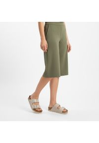 Klapki Damskie Rieker, cholewka skóra naturalna gładka dwa szerokie paski z metalowymi klamrami odkryte palce regulowane zapięcie. Okazja: na spacer, na co dzień. Kolor: szary. Materiał: skóra. Wzór: gładki, paski. Sezon: lato. Styl: casual, wakacyjny #3