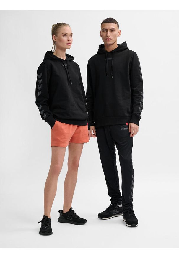 Hoodie Hummel hmlLEGACY. Typ kołnierza: kaptur. Kolor: czarny