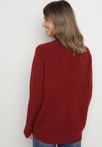 Born2be - Bordowy Klasyczny Golf z Dodatkiem Kaszmiru Zoirmosa. Okazja: na co dzień, do pracy, na spotkanie biznesowe. Typ kołnierza: golf. Kolor: czerwony. Materiał: kaszmir. Długość rękawa: długi rękaw. Długość: długie. Styl: klasyczny #2