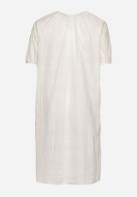 Born2be - Biała Bawełniana Sukienka Oversize z Wiązaniem pod Szyją Tolanea. Kolor: biały. Materiał: bawełna. Długość rękawa: krótki rękaw. Typ sukienki: oversize #3