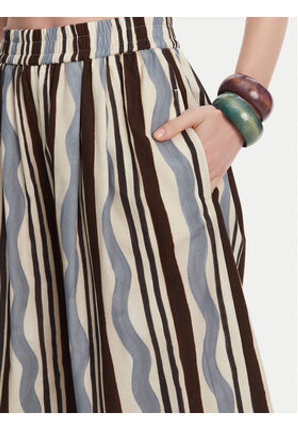 Weekend Max Mara Kuloty Virgin 2515131102 Błękitny Relaxed Fit. Kolor: niebieski. Materiał: bawełna