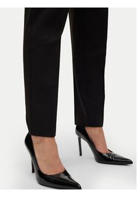 Vero Moda Chinosy Nila 10320940 Czarny Tapered Fit. Kolor: czarny. Materiał: syntetyk