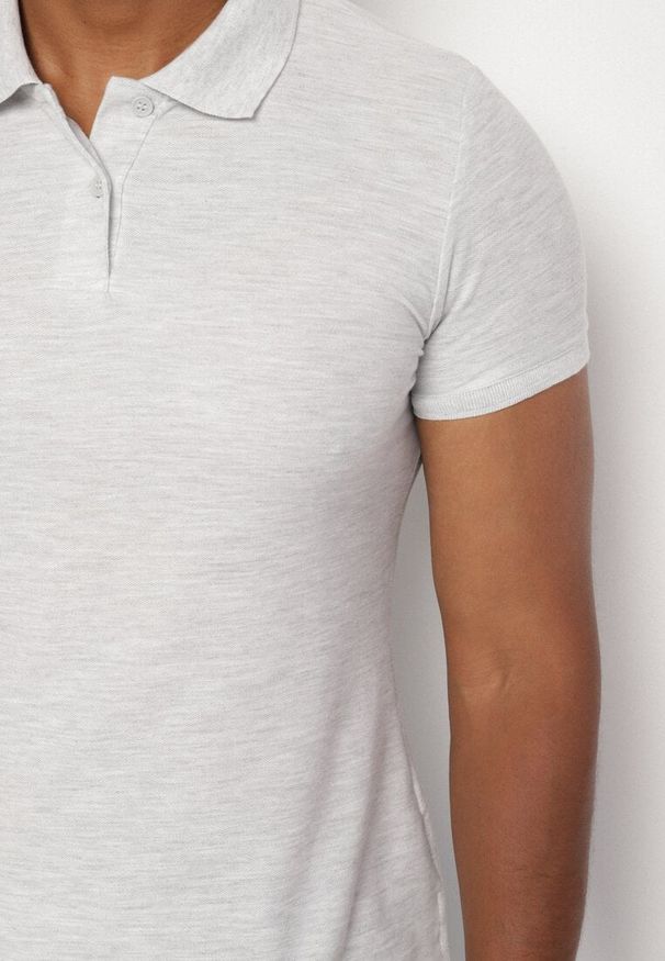Born2be - Jasnoszary T-shirt Polo z Bawełną Fodelira. Okazja: na co dzień. Typ kołnierza: polo. Kolor: szary. Materiał: bawełna. Styl: elegancki, klasyczny, casual