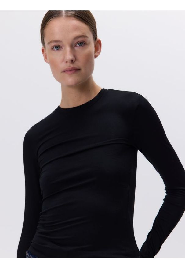 Reserved - Longsleeve z włókna bambusowego - czarny. Kolor: czarny. Materiał: włókno. Długość rękawa: długi rękaw