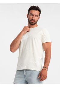 Ombre Clothing - Męski bawełniany t-shirt z abstrakcyjnym printem – kremowy V7. Kolor: kremowy. Materiał: bawełna. Wzór: nadruk. Sezon: lato. Styl: klasyczny #3