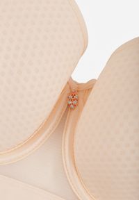 Renee - Beżowy Biustonosz z Metaliczną Aplikacją i Perforacją Dredefia. Kolor: beżowy. Materiał: jeans. Wzór: aplikacja #2