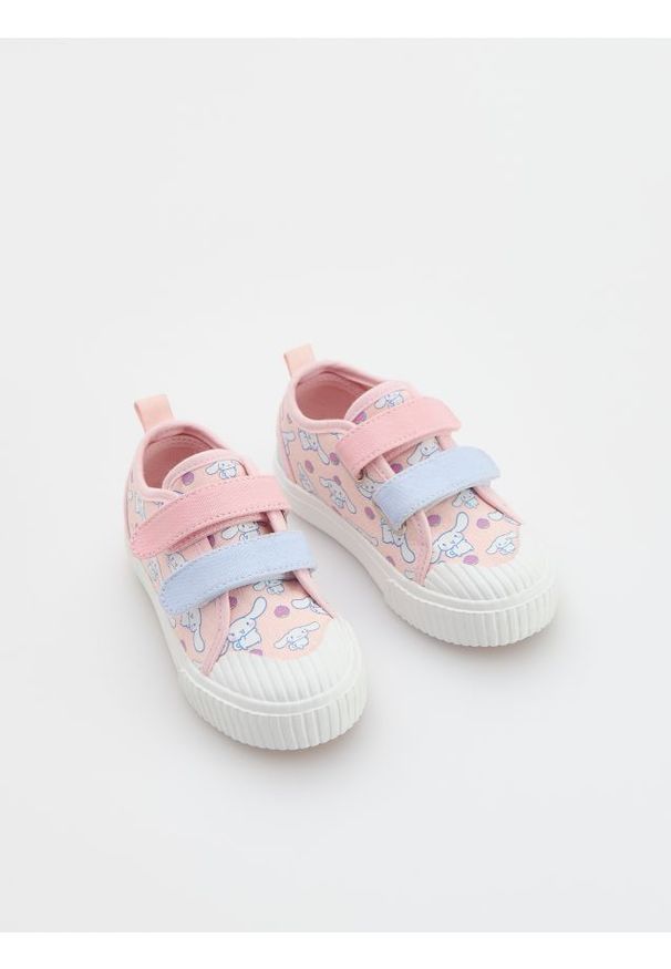 Reserved - Trampki na rzep Cinnamoroll - pastelowy róż. Zapięcie: rzepy. Kolor: różowy. Materiał: materiał