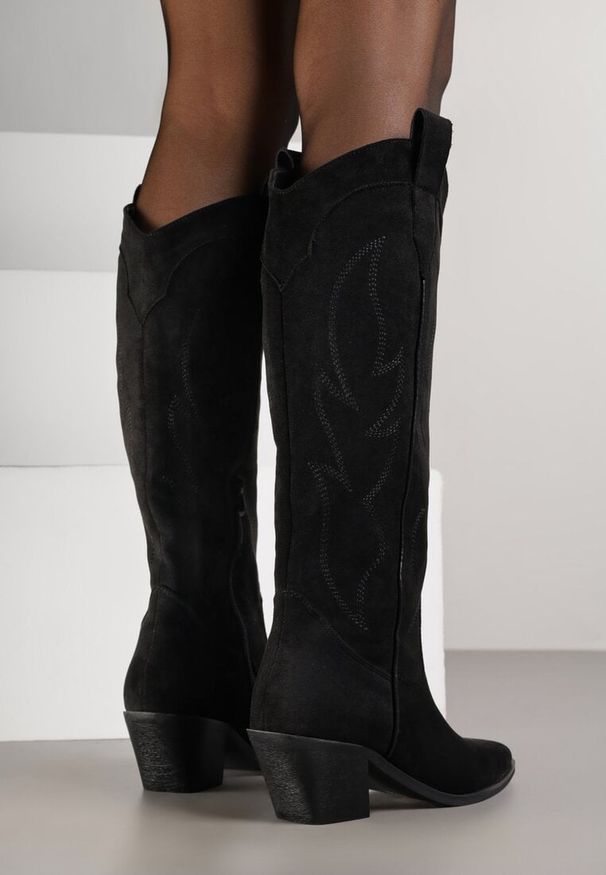 Renee - Czarne Haftowane Kozaki Kowbojki na Stożkowym Obcasie Galianna. Okazja: na co dzień. Kolor: czarny. Materiał: jeans, koronka. Wzór: haft. Obcas: na obcasie. Styl: casual. Wysokość obcasa: średni