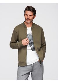 Ombre Clothing - Bawełniana rozpinana bluza męska dresowa bomberka – khaki V1 - Rozmiar: L. Okazja: na co dzień. Kolor: brązowy. Materiał: bawełna, dresówka. Wzór: aplikacja. Styl: sportowy, casual, elegancki