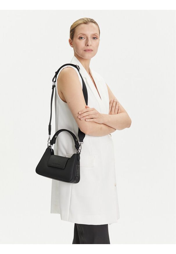 Love Moschino - LOVE MOSCHINO Torebka Borsa Vitello JC4291PP1NL1400B Czarny. Kolor: czarny. Materiał: skórzane