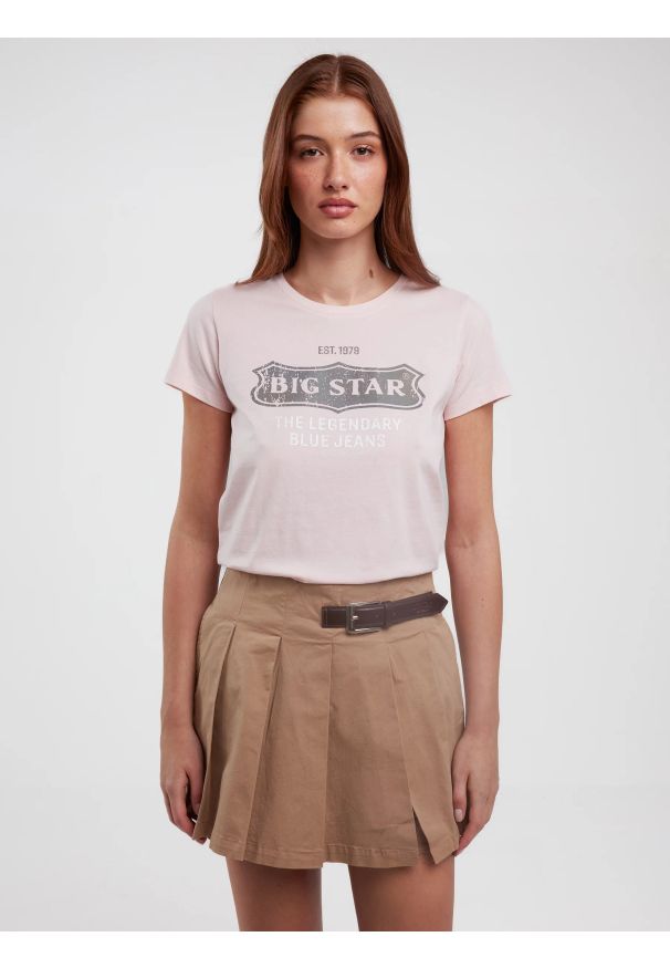 Big-Star - Koszulka damska z nadrukiem na piersi z kolekcji Authentic różowa Rissmelna 600. Kolor: różowy. Materiał: jeans, dzianina. Wzór: nadruk. Styl: retro, klasyczny