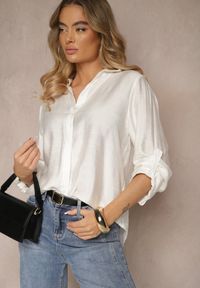 Renee - Biała Koszula o Kroju Oversize z Podpinanymi Rękawami Jenitta. Okazja: na co dzień. Kolor: biały. Materiał: jeans. Styl: elegancki, casual #3