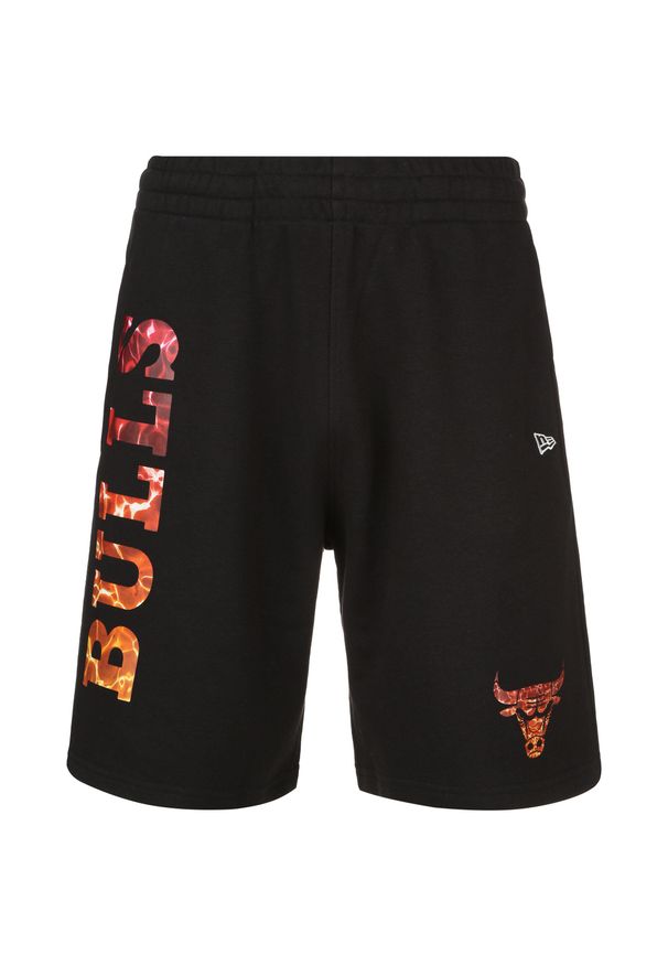 New Era - Krótki Chicago Bulls. Kolor: czerwony, czarny, wielokolorowy. Długość: krótkie. Sport: koszykówka