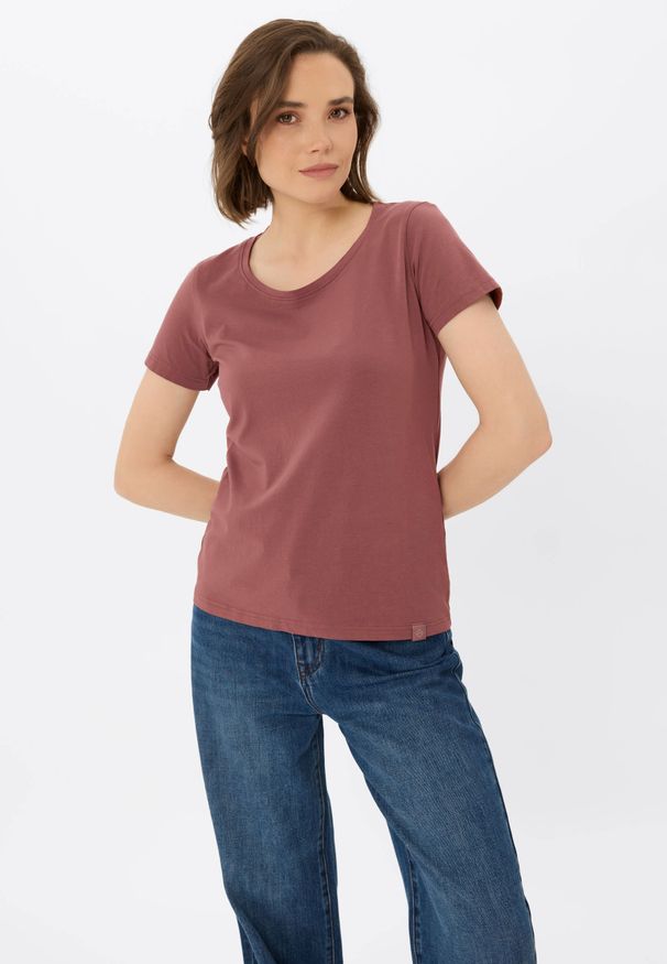 Volcano - Koszulka basic T-DIANA. Kolekcja: plus size. Kolor: pomarańczowy. Materiał: materiał. Długość rękawa: krótki rękaw. Długość: krótkie. Wzór: gładki. Styl: klasyczny