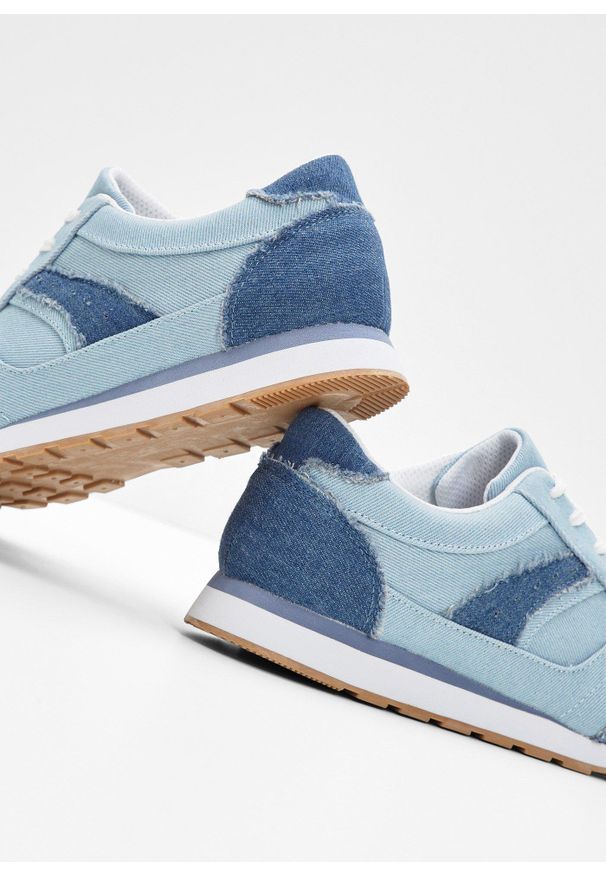 bonprix - Sneakersy ze wstawką z siateczki. Kolor: niebieski