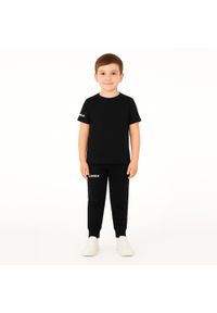 LEGEA - Komplet dresowy dla chłopca ARIA JR. Okazja: na uczelnię. Kolor: czarny. Materiał: dresówka. Długość: krótkie. Styl: sportowy #1