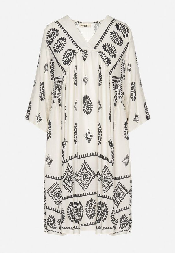 Born2be - Czarno-Biała Wiskozowa Sukienka ze Wzorem Boho Frisana. Okazja: na co dzień. Typ kołnierza: dekolt w kształcie V. Kolor: czarny. Materiał: wiskoza. Styl: boho