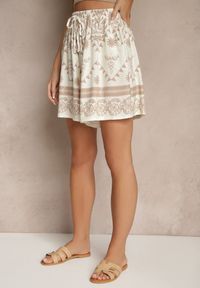 Renee - Beżowe Szorty High Waist z Abstrakcyjnym Wzorem Filasena. Okazja: na co dzień. Stan: podwyższony. Kolor: beżowy. Sezon: lato. Styl: casual #3