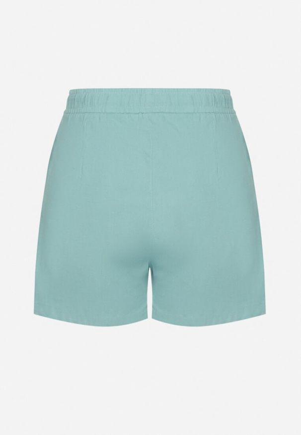 Born2be - Jasnoniebieskie Bawełniane Szorty z Wysokim Stanem Tanalianea. Okazja: na co dzień. Stan: podwyższony. Kolor: niebieski. Materiał: bawełna. Styl: elegancki, casual