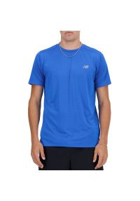 Koszulka New Balance MT41222BUL - granatowa. Kolor: niebieski. Materiał: poliester, materiał. Sport: fitness