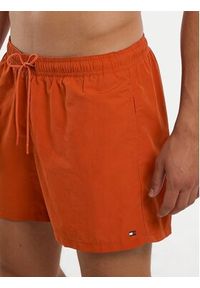 TOMMY HILFIGER - Tommy Hilfiger Szorty kąpielowe UM0UM03477 Pomarańczowy Regular Fit. Kolor: pomarańczowy. Materiał: syntetyk #4