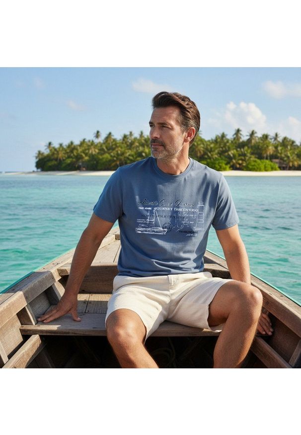 Męska Koszulka (T-Shirt) - Pako Jeans - Szaroniebieski, Motyw Żeglarski, Morski. Okazja: na co dzień. Kolor: niebieski. Materiał: bawełna. Wzór: nadruk. Styl: casual