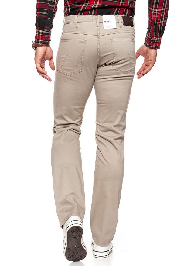 Wrangler - WRANGLER SPODNIE MĘSKIE ARIZONA DESERT TAUPE W12ORW227 112126446. Materiał: materiał