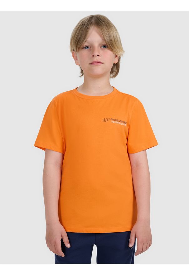 4f - 4F T-shirt regular z nadrukiem chłopięcy - pomarańczowy 146 (10-11 lat). Okazja: na co dzień. Kolor: pomarańczowy. Materiał: dzianina, jersey, bawełna. Długość rękawa: krótki rękaw. Długość: krótkie. Wzór: nadruk. Sezon: lato. Styl: casual, klasyczny, sportowy