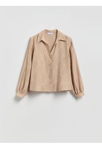 Reserved - Koszula z haftowanym wzorem - beżowy. Kolor: beżowy. Materiał: tkanina, wiskoza. Wzór: haft #1