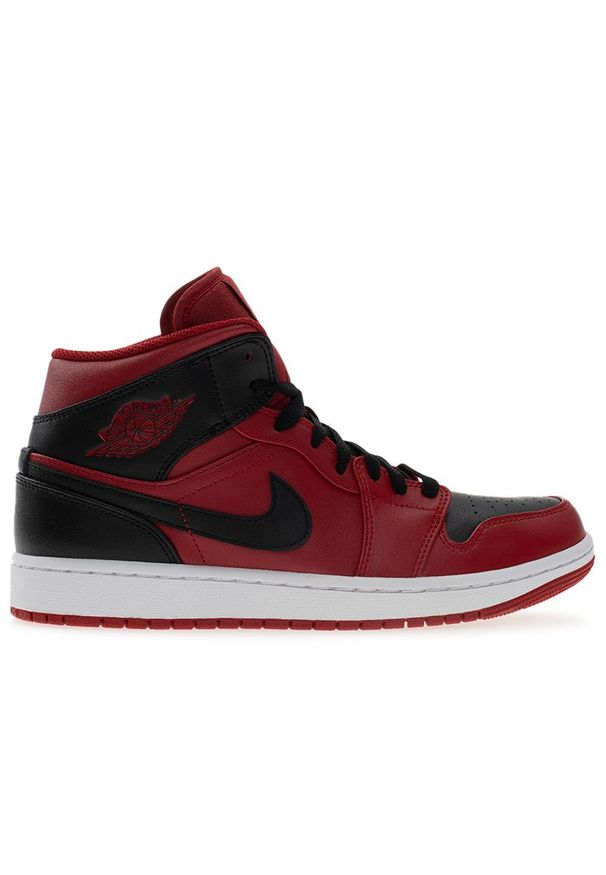 Buty męskie Air Jordan 1 MID 554724-660 - czerwono-czarne. Wysokość cholewki: za kostkę. Kolor: czerwony, wielokolorowy, czarny. Materiał: guma, syntetyk. Szerokość cholewki: normalna. Sport: fitness