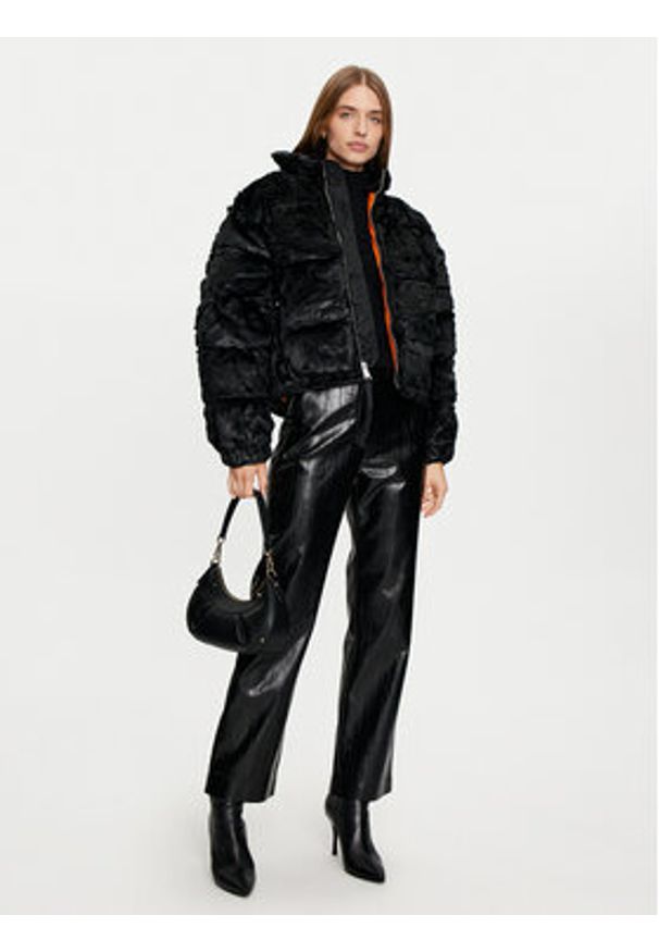 Alpha Industries Kurtka zimowa 148002 Czarny Regular Fit. Kolor: czarny. Materiał: syntetyk. Sezon: zima