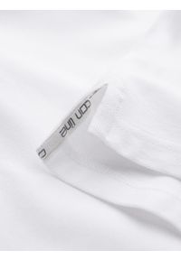Ombre Clothing - Jednokolorowa koszulka męska polo BASIC z dzianiny pique - biała V4. Okazja: na co dzień. Typ kołnierza: polo. Kolor: biały. Materiał: dzianina. Wzór: haft, aplikacja, jednolity. Styl: sportowy, wizytowy, casual #7