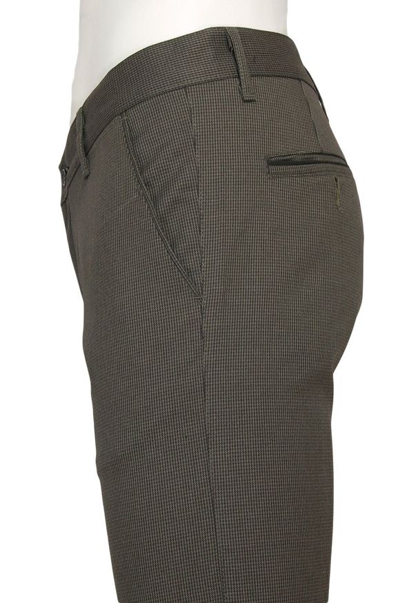 Tomy Walker - Spodnie Eleganckie, Brązowe w Drobną Kratkę, Zwężane, CHINOSY, Męskie -TOMY WALKER. Kolor: brązowy, beżowy, wielokolorowy. Materiał: elastan, poliester, wiskoza. Wzór: kratka. Styl: elegancki