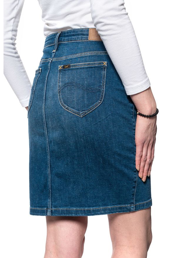 Lee - DAMSKA SPÓDNICA JEANSOWA LEE PENCIL SKIRT L38GQDBE 112108191. Materiał: jeans