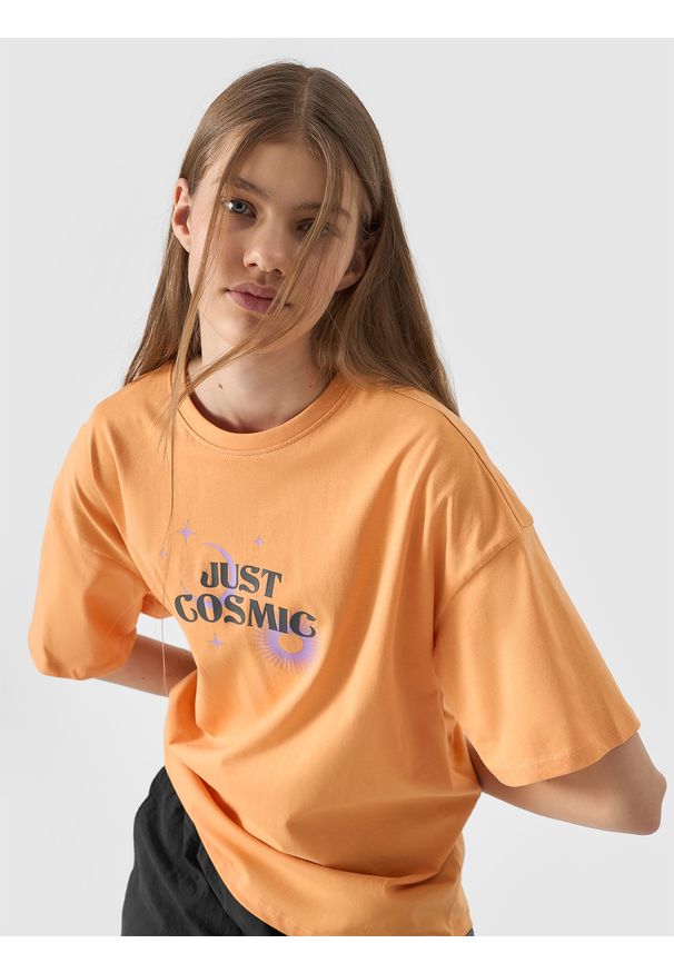 4f - 4F T-shirt z nadrukiem dziewczęcy - pomarańczowy 146 (10-11 lat). Okazja: na co dzień. Kolor: pomarańczowy. Materiał: bawełna, jersey, dzianina. Długość rękawa: krótki rękaw. Długość: krótkie. Wzór: nadruk. Sezon: lato. Styl: sportowy, casual