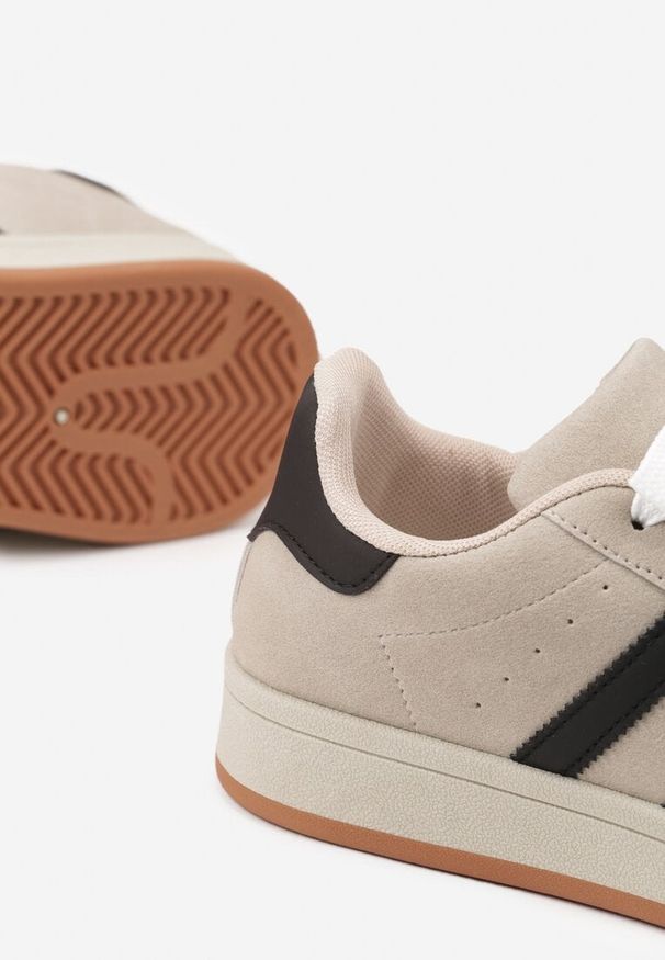 Born2be - Beżowo-Czarne Buty Sportowe Sneakersy z Paskami z Boku Riliannea. Okazja: na co dzień, na spacer. Zapięcie: pasek. Kolor: beżowy. Sport: turystyka piesza