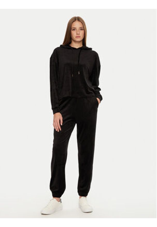 Pieces Spodnie dresowe Silli 17154432 Czarny Regular Fit. Kolor: czarny. Materiał: syntetyk, welur